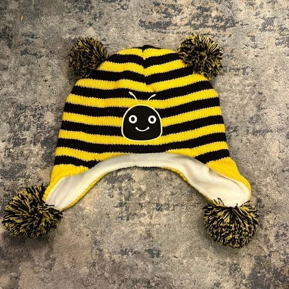 𝅺lahozhen bubble bee Pom Pom‎ hat size M